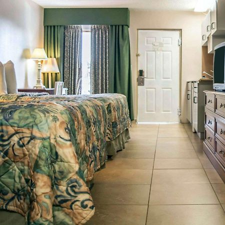 Rodeway Inn Clearwater-Dunedin Ngoại thất bức ảnh