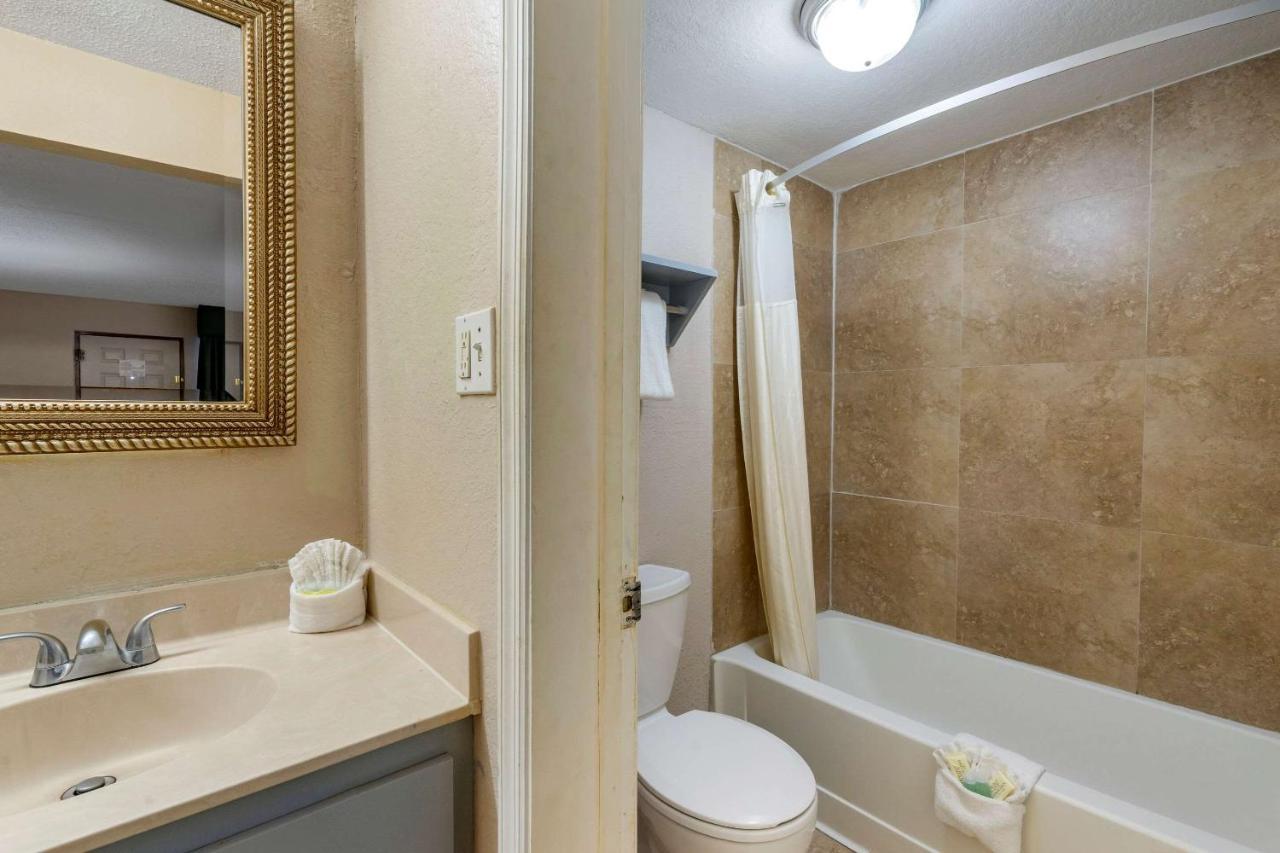 Rodeway Inn Clearwater-Dunedin Ngoại thất bức ảnh