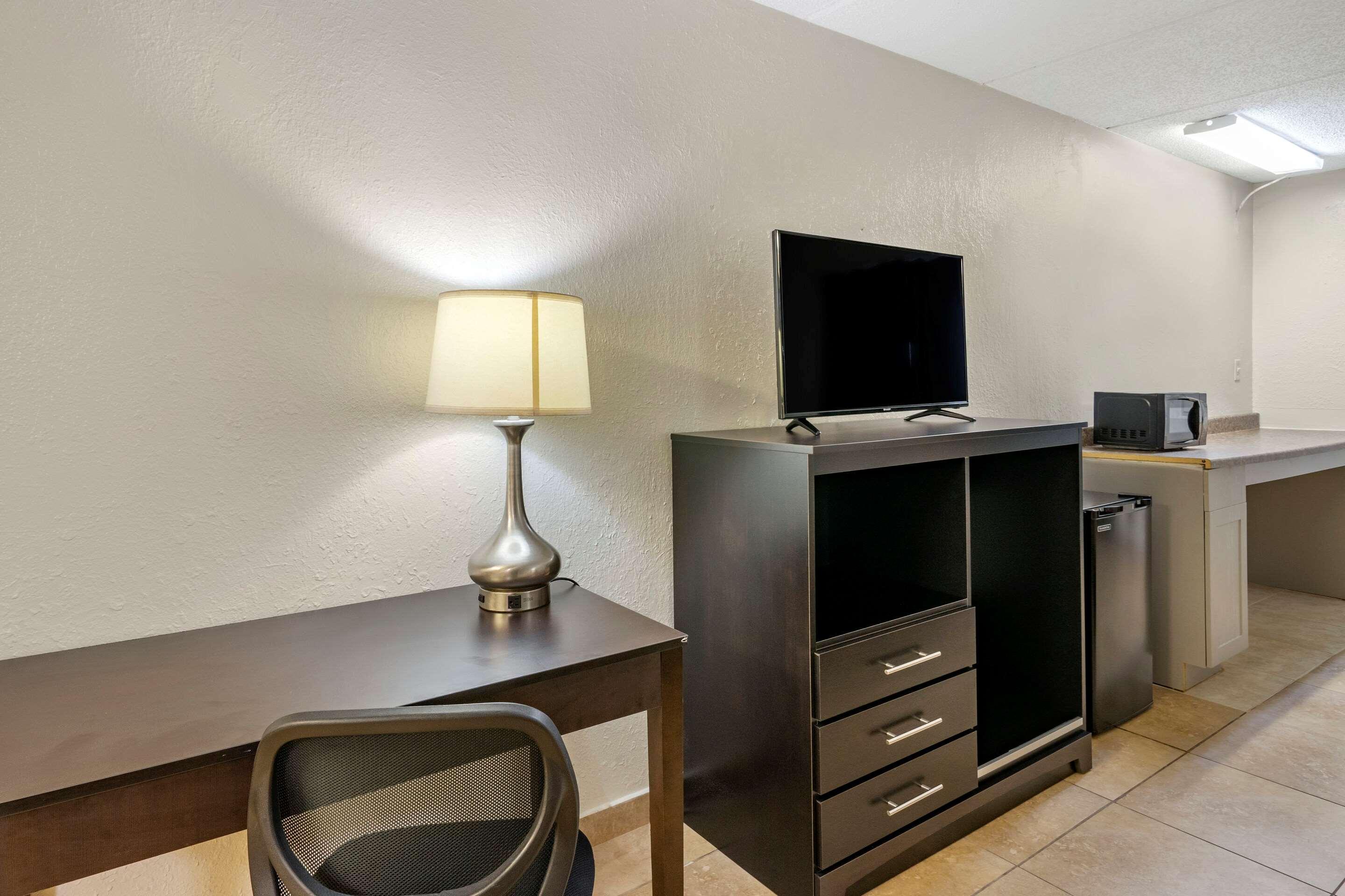 Rodeway Inn Clearwater-Dunedin Ngoại thất bức ảnh