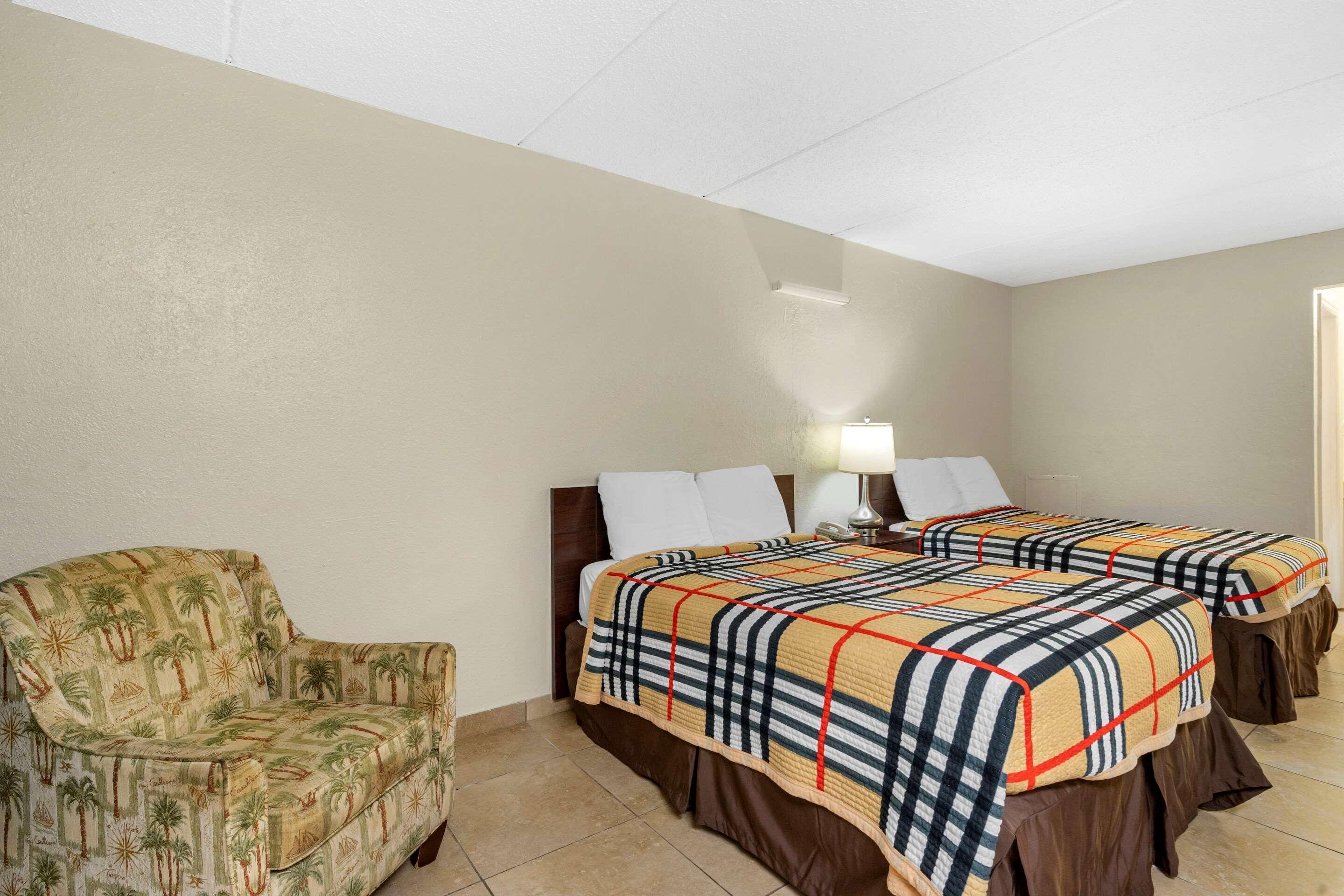 Rodeway Inn Clearwater-Dunedin Ngoại thất bức ảnh