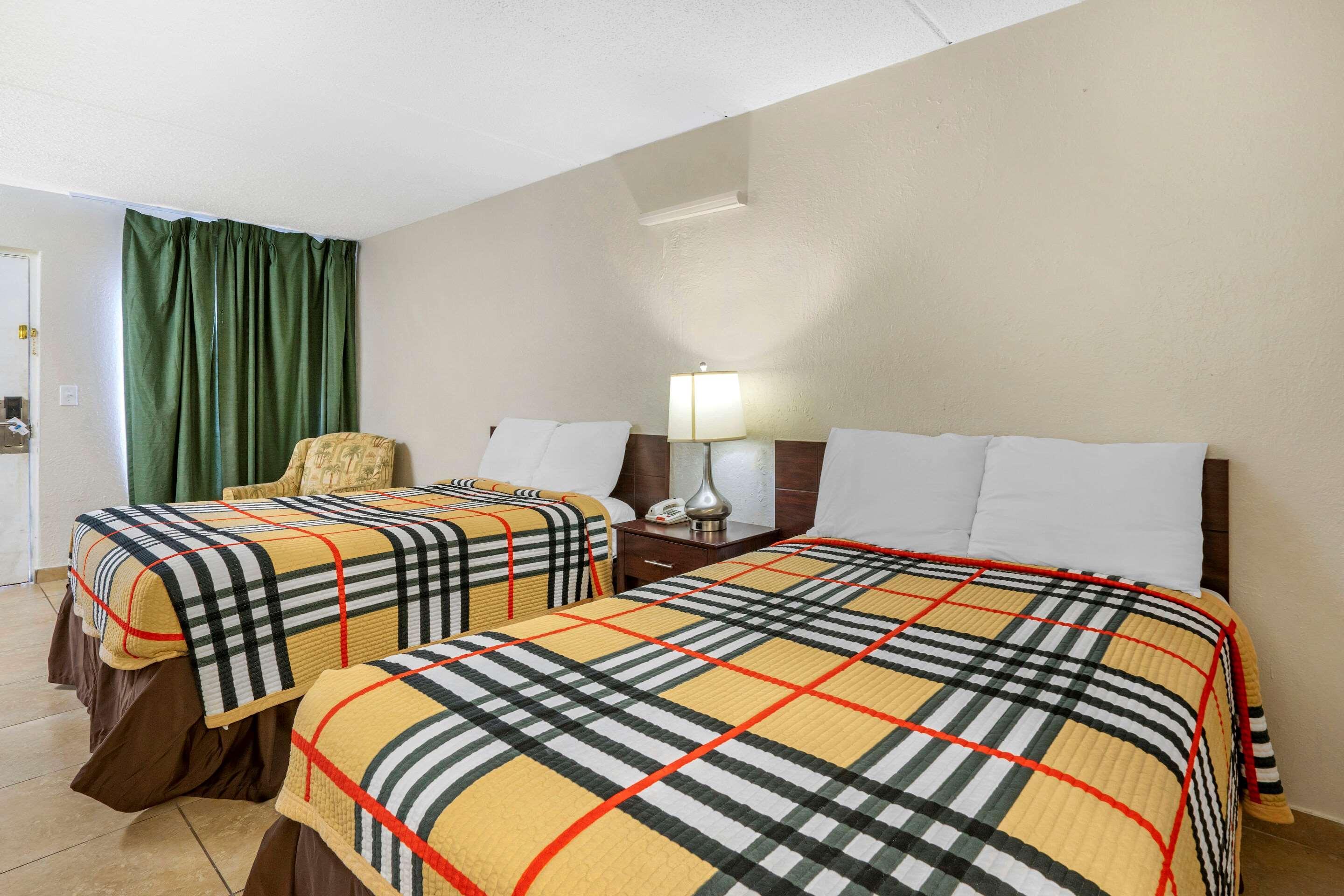 Rodeway Inn Clearwater-Dunedin Ngoại thất bức ảnh