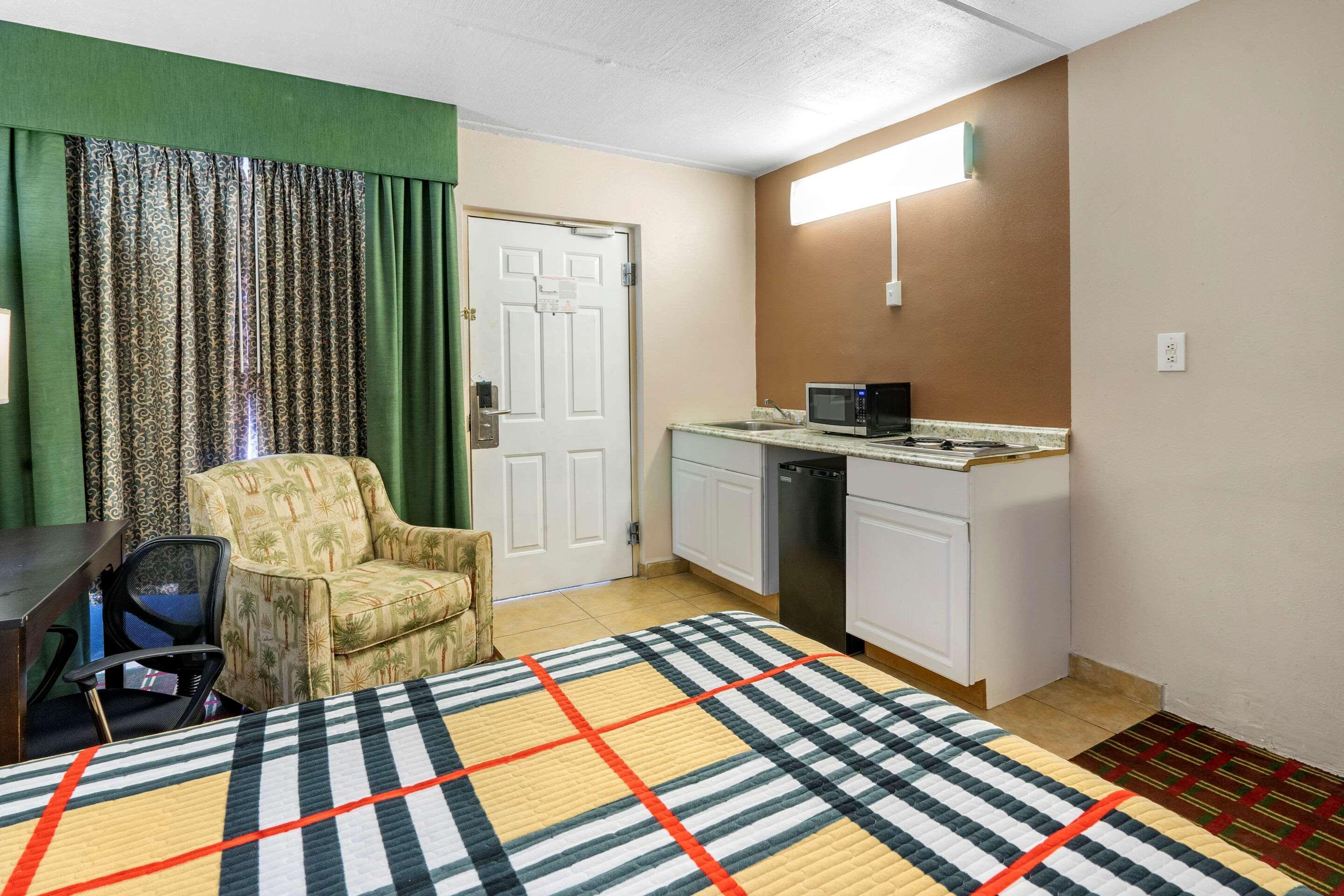 Rodeway Inn Clearwater-Dunedin Ngoại thất bức ảnh