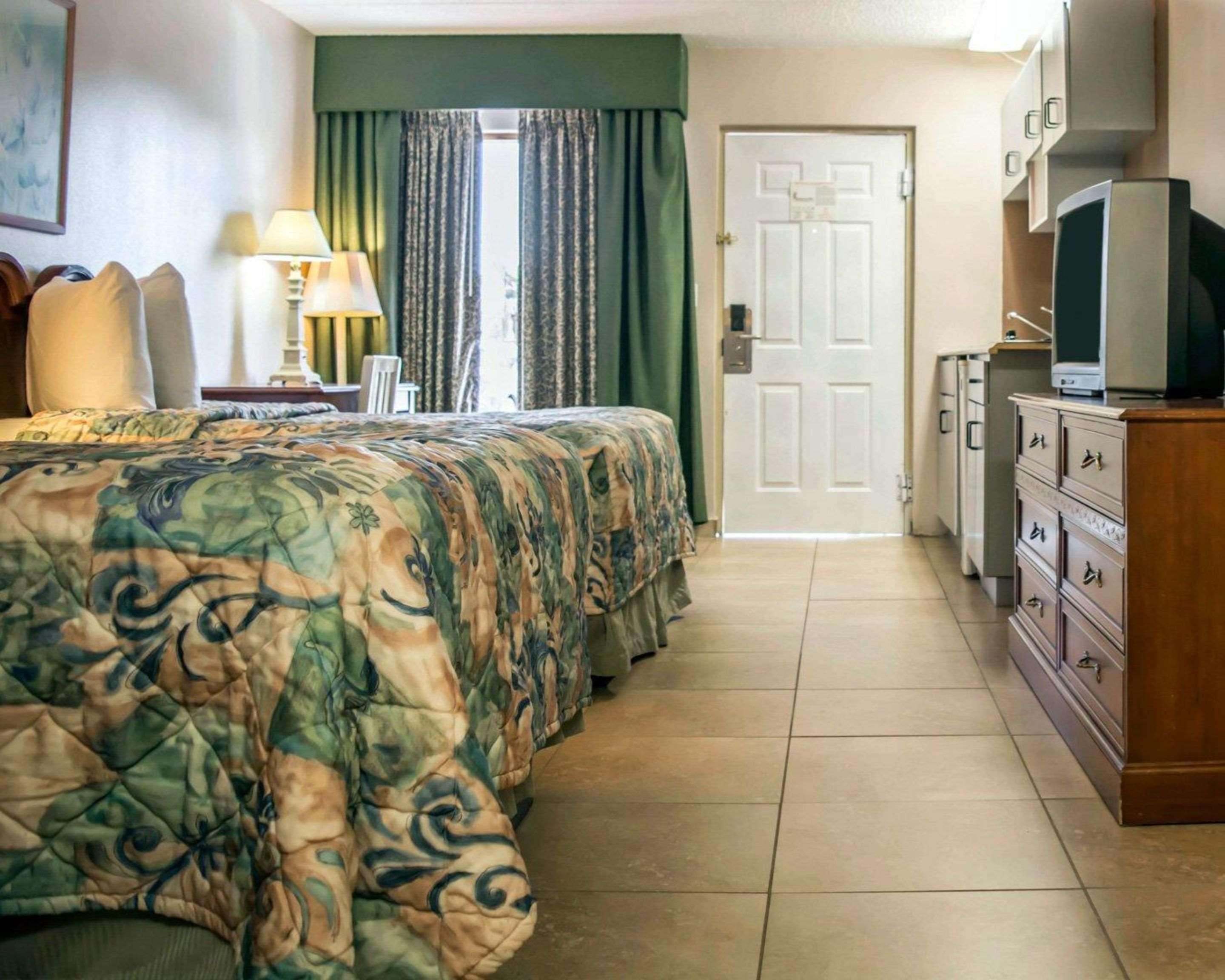 Rodeway Inn Clearwater-Dunedin Ngoại thất bức ảnh