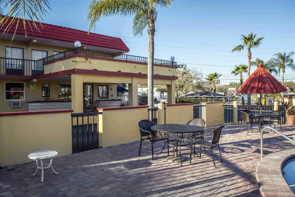 Rodeway Inn Clearwater-Dunedin Ngoại thất bức ảnh
