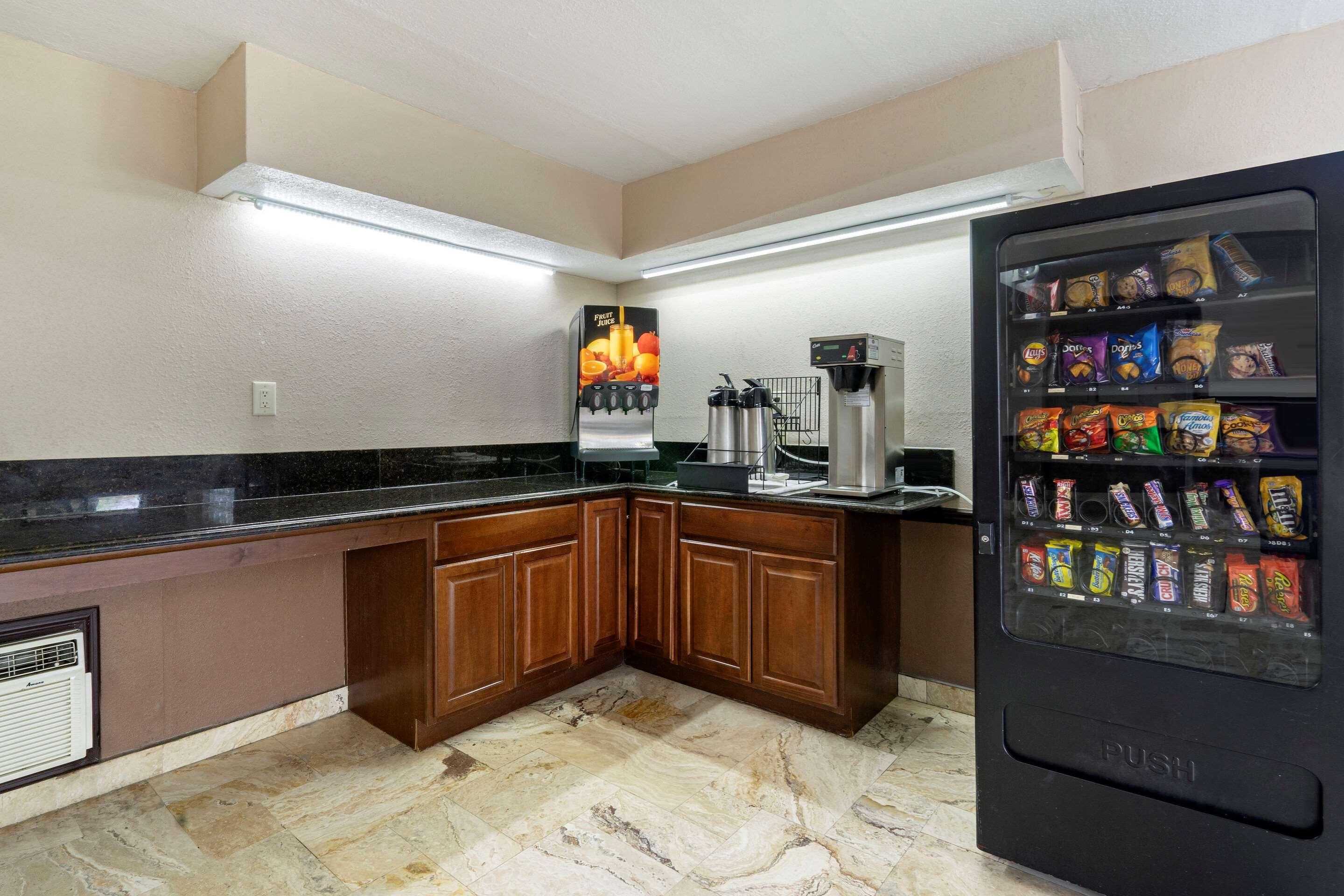 Rodeway Inn Clearwater-Dunedin Ngoại thất bức ảnh
