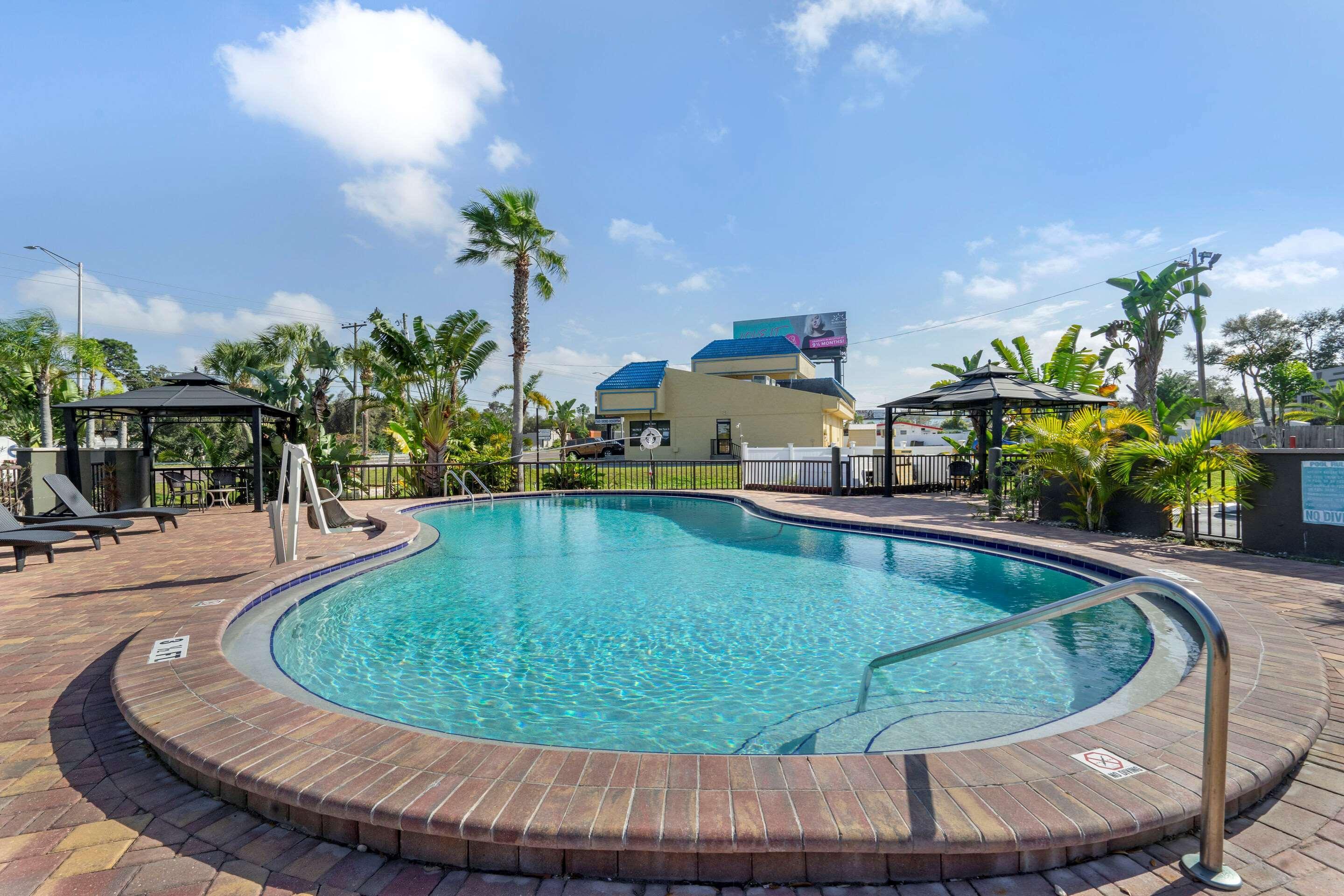Rodeway Inn Clearwater-Dunedin Ngoại thất bức ảnh