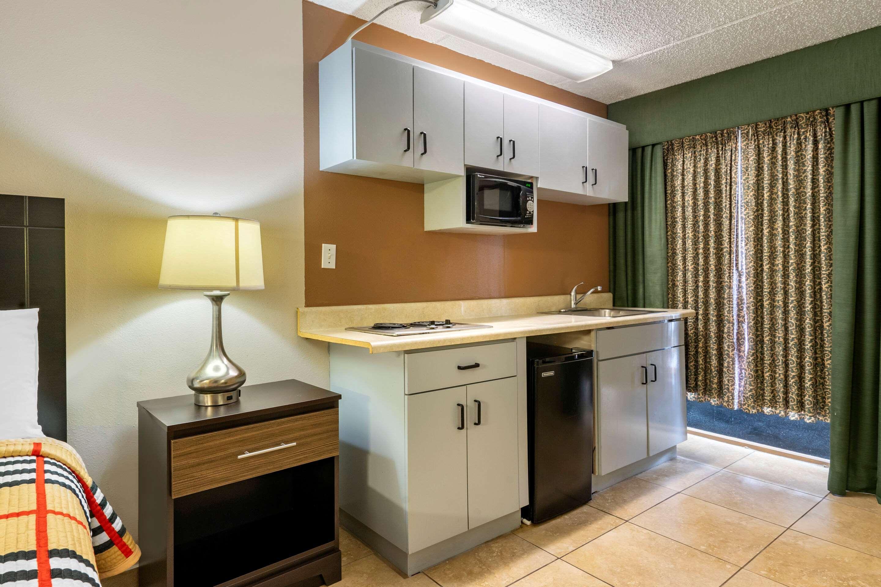 Rodeway Inn Clearwater-Dunedin Ngoại thất bức ảnh