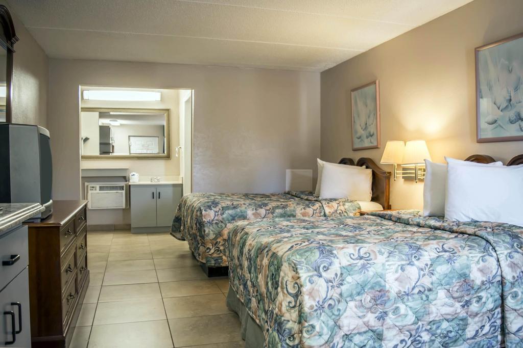 Rodeway Inn Clearwater-Dunedin Ngoại thất bức ảnh