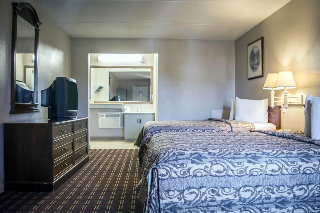 Rodeway Inn Clearwater-Dunedin Ngoại thất bức ảnh