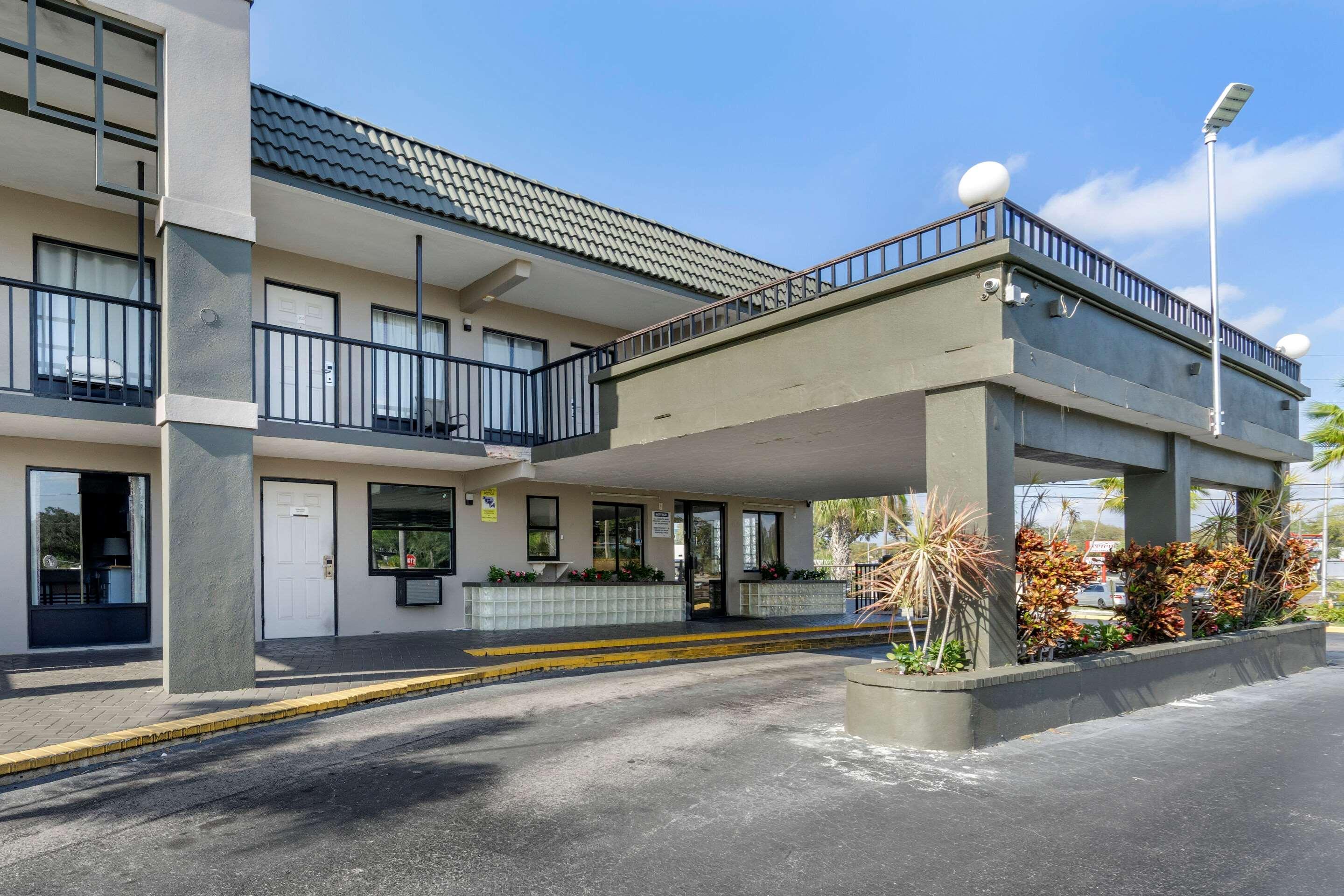 Rodeway Inn Clearwater-Dunedin Ngoại thất bức ảnh