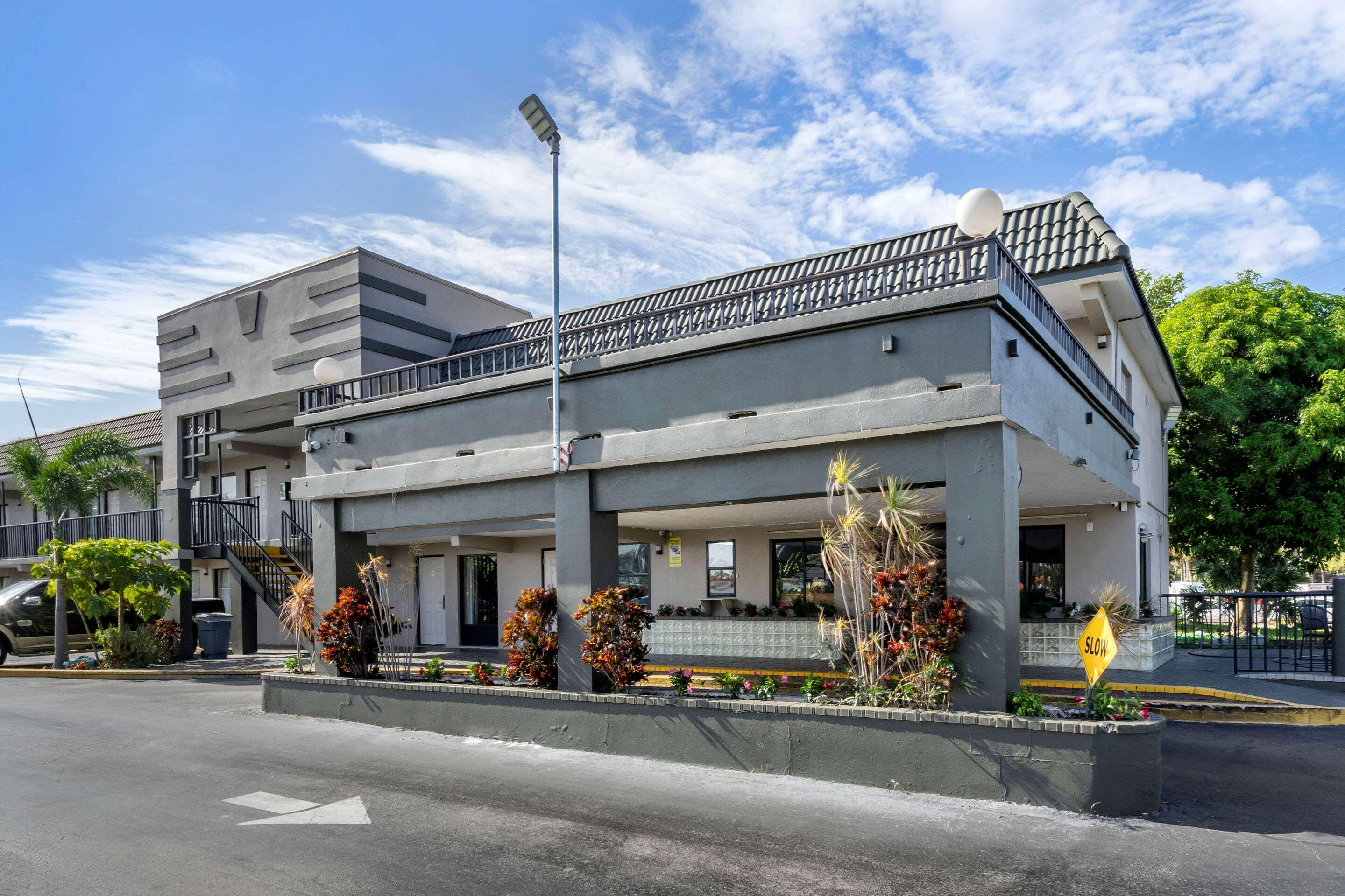 Rodeway Inn Clearwater-Dunedin Ngoại thất bức ảnh