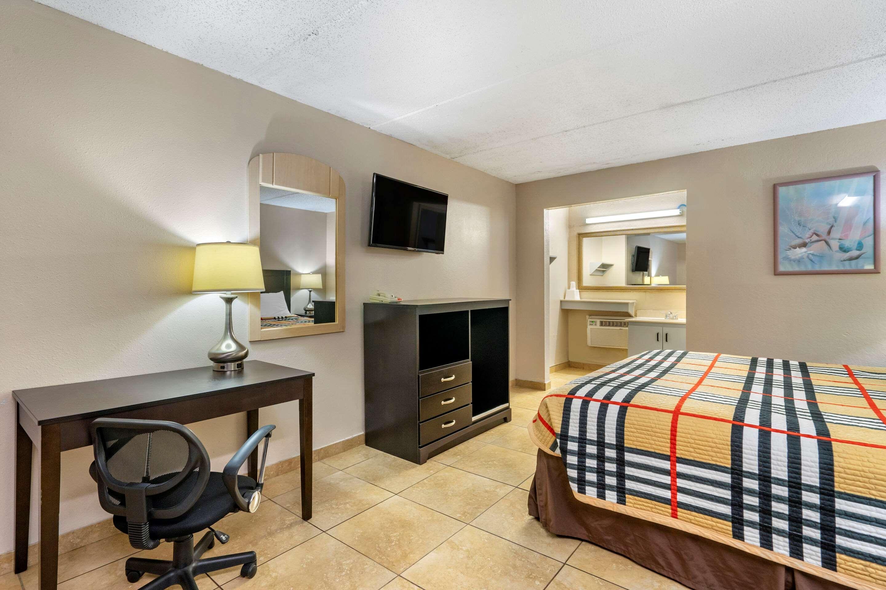 Rodeway Inn Clearwater-Dunedin Ngoại thất bức ảnh