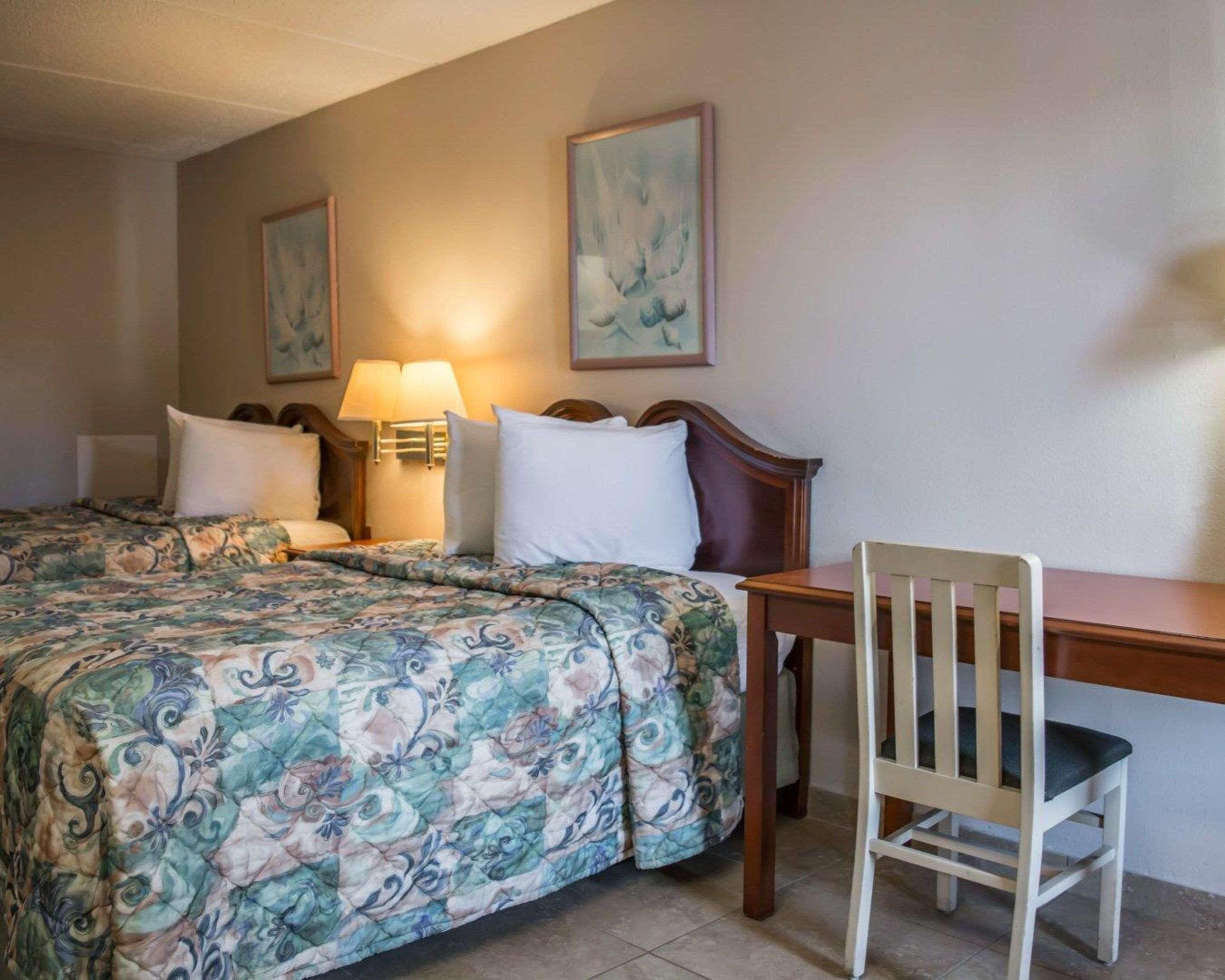 Rodeway Inn Clearwater-Dunedin Ngoại thất bức ảnh