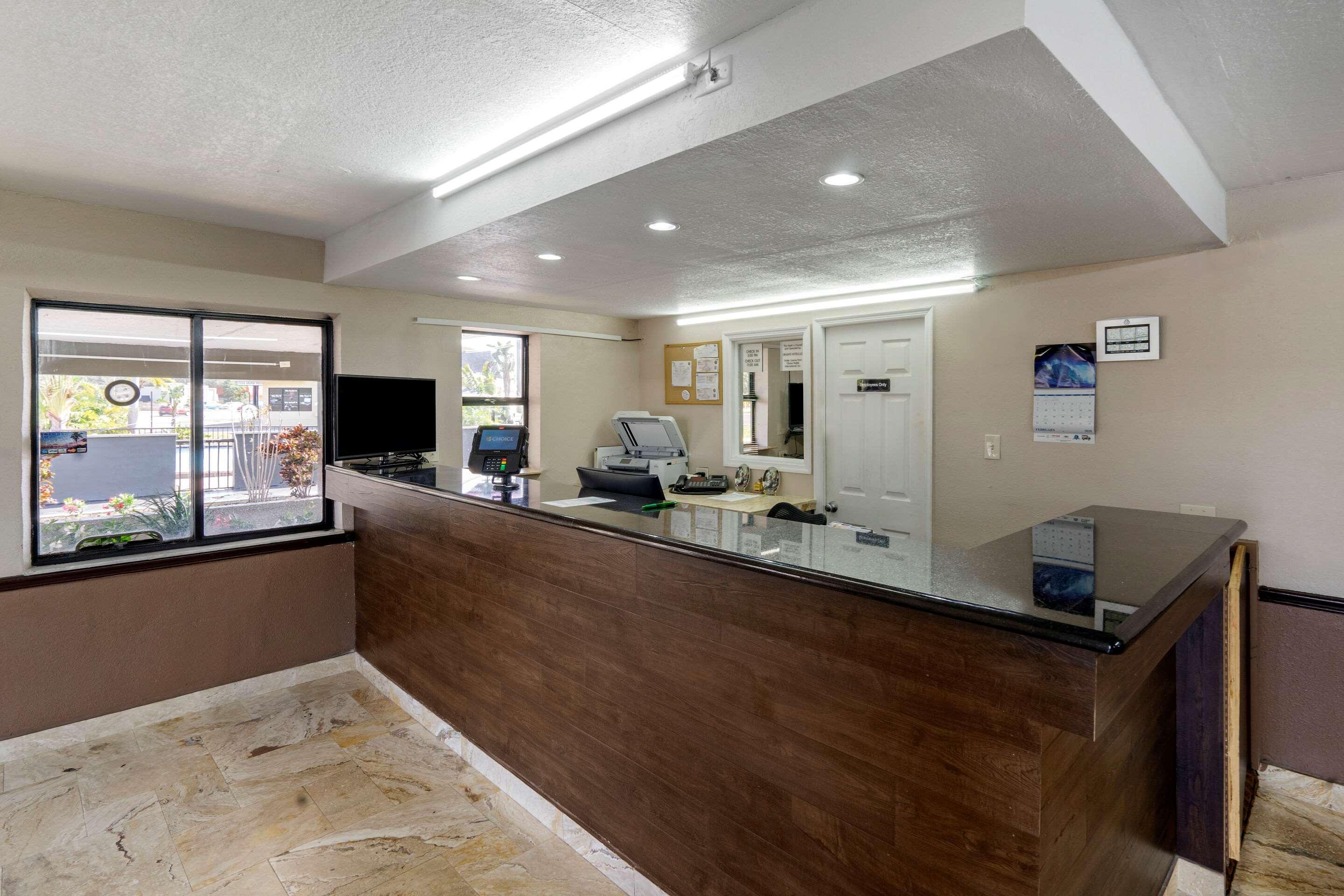 Rodeway Inn Clearwater-Dunedin Ngoại thất bức ảnh